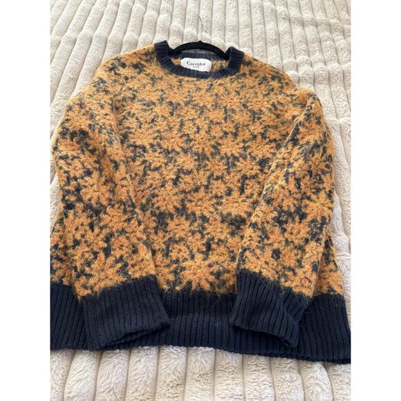 Men's Navy and Gold Patterned Sweater - Picture 7 of 13